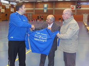 HSG Trikot&uuml;bergabe